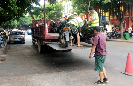 規(guī)范車(chē)輛 停放秩序