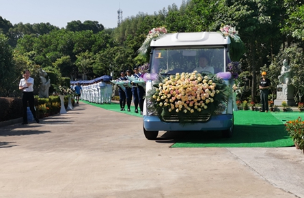 綠樹(shù)花間思故人