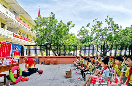 防溺水公益宣講進(jìn)校園