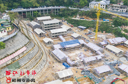 “三總府”仿古建筑框架成型