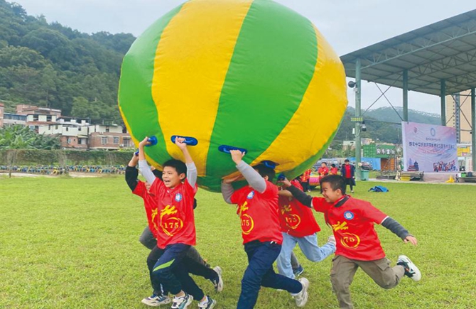 梧州市龍圩中心小學到梧州軍博園開展國防教育研學活動