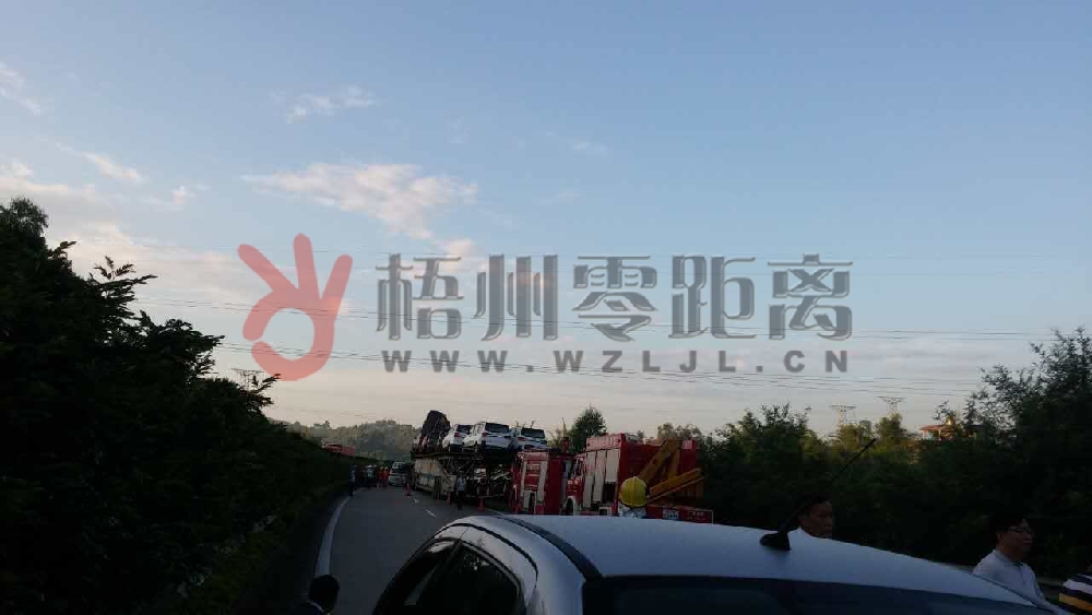 事故現(xiàn)場。網友“梧州通達農牧科技有限公司程瓊慶”攝